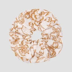 Toys|Linen Pajamas>Piglet in Bed Ernest White Middlemore Linen Scrunchie Middlemore Ernest White