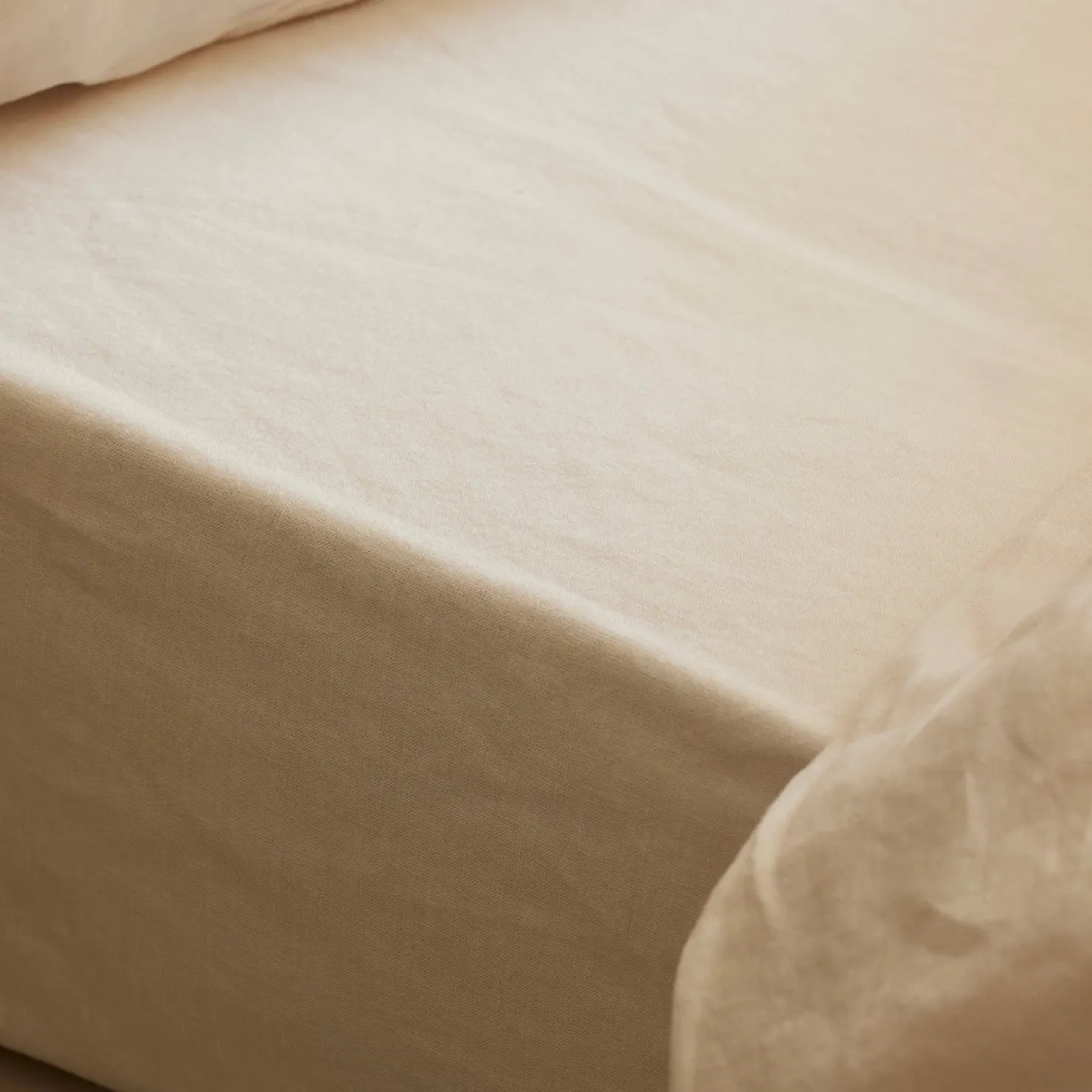 Linen Bedding|Fitted Sheets>Piglet in Bed Linen Blend Fitted Sheet Pearl