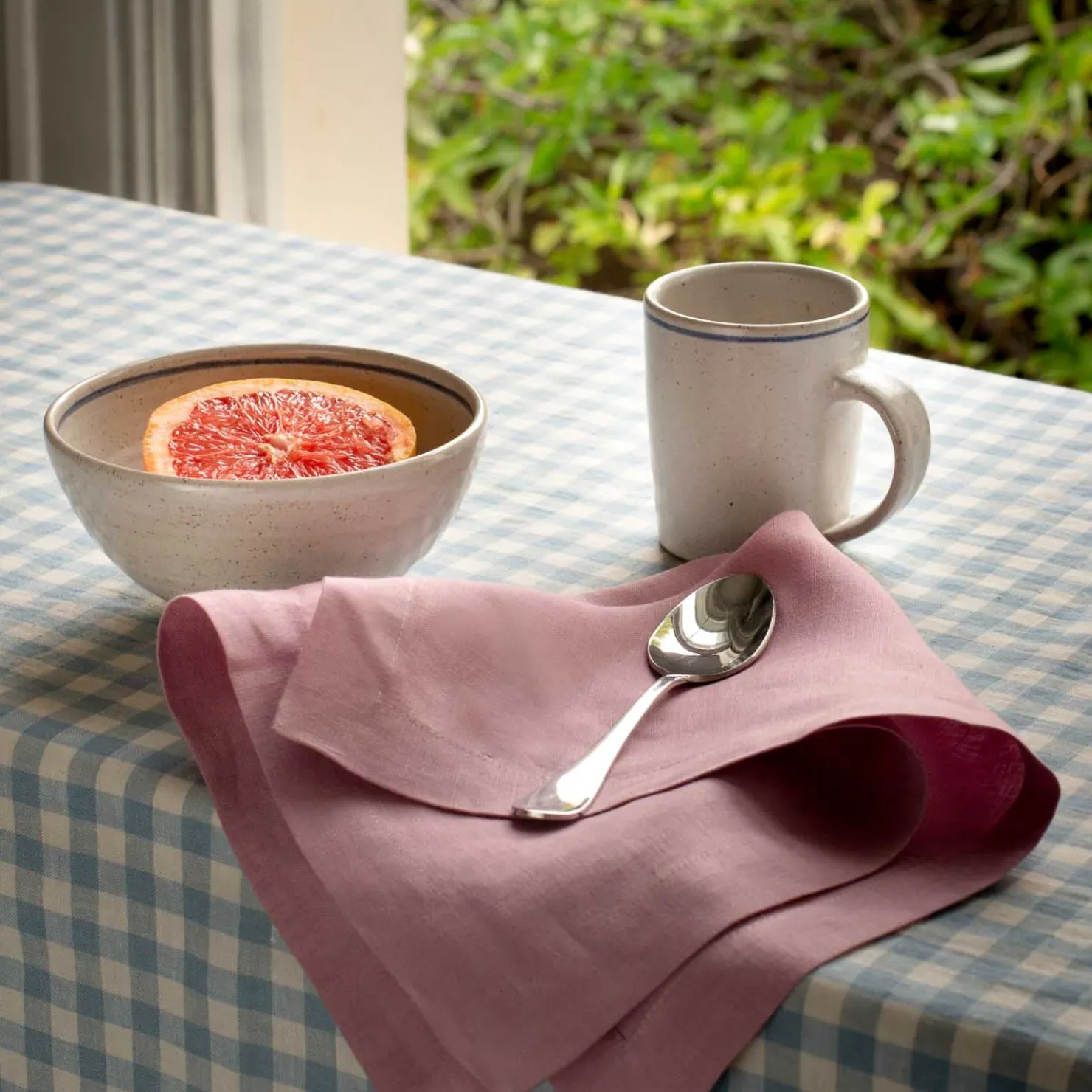 Table Linens>Piglet in Bed 100% Linen Napkins Set of 4 Raspberry